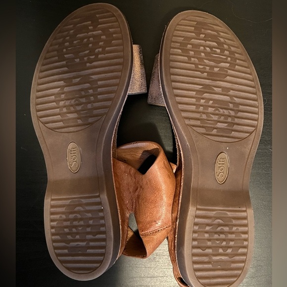 Sofft Women's Leather Bali Ankle Strap Sandals in the Color Luggage/Bronze - Picture 14 of 16